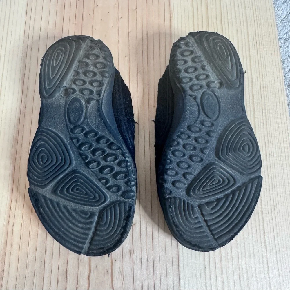 2/$10 Body Glove Riptide Infant Water Shoes Black Yellow Size 8